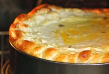 Pască tradițională bună cu brânză de vaci și stafide