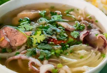 O supă Pho Bo excelentă, gătită acasă după rețeta autentică